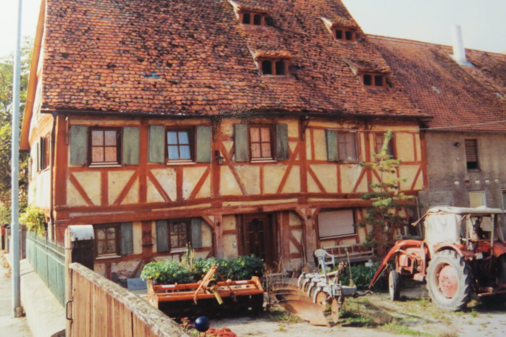 Durch Aufstockung zum Umgebindehaus geworden, Haus in Burgbernheim in Franken